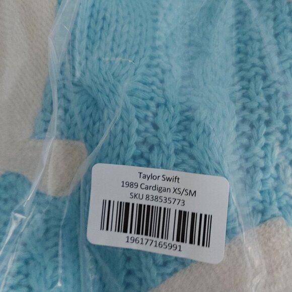 Taylor Swift 1989 Taylor's Version Cardigan Sweater BNIP Extra Small/Small - Picture 6 of 7